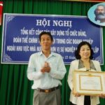 Chi bộ Chợ nông sản Thủ Đức nhận giấy khen